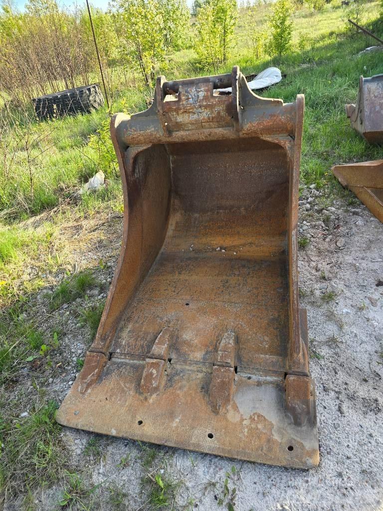 CAT 318 Escavatori gommati
