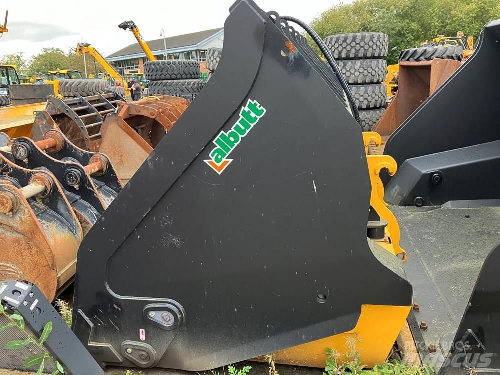 Volvo L 120 F Pale gommate