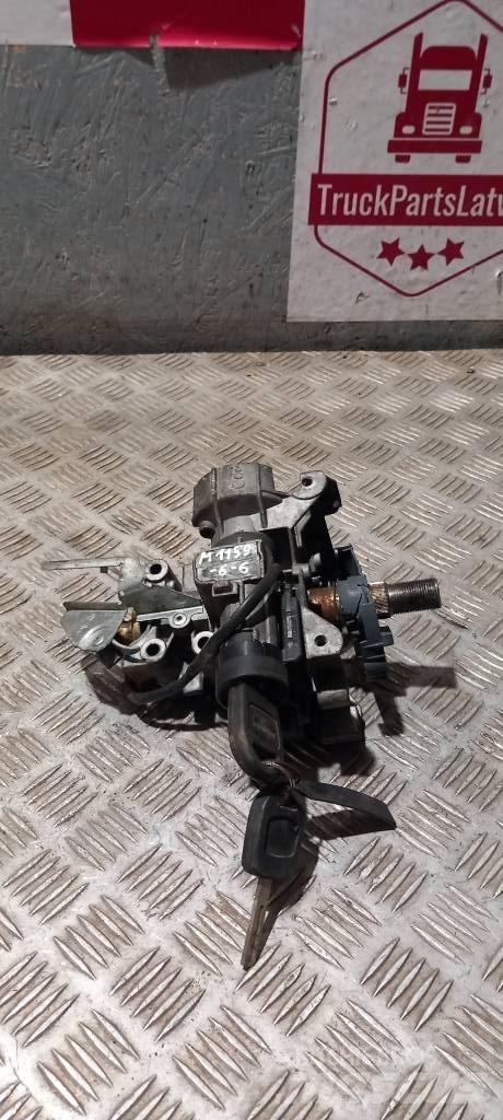 MAN TGX    81255016035 Cabine e interni
