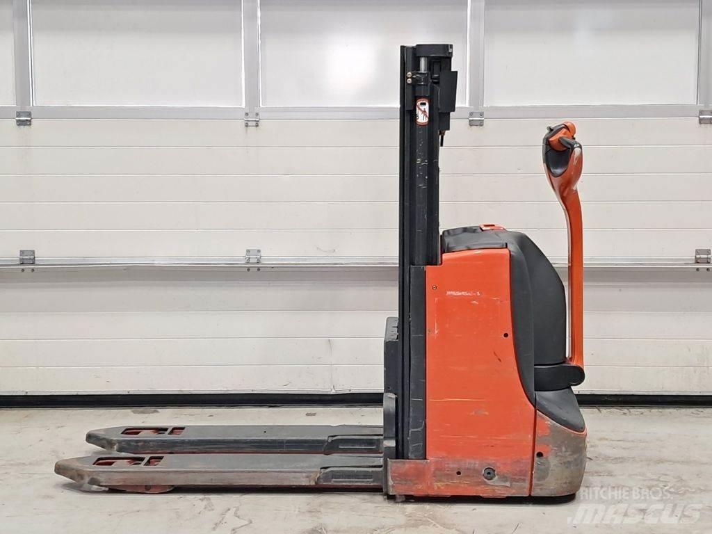 Linde D08 Transpallet uomo a terra