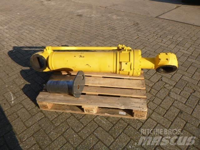 Komatsu WA600 Componenti idrauliche