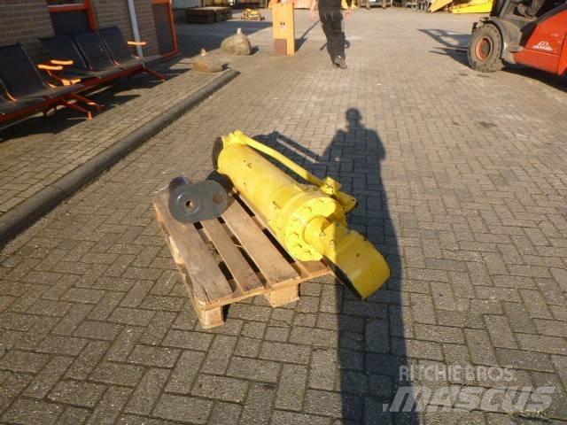 Komatsu WA600 Componenti idrauliche