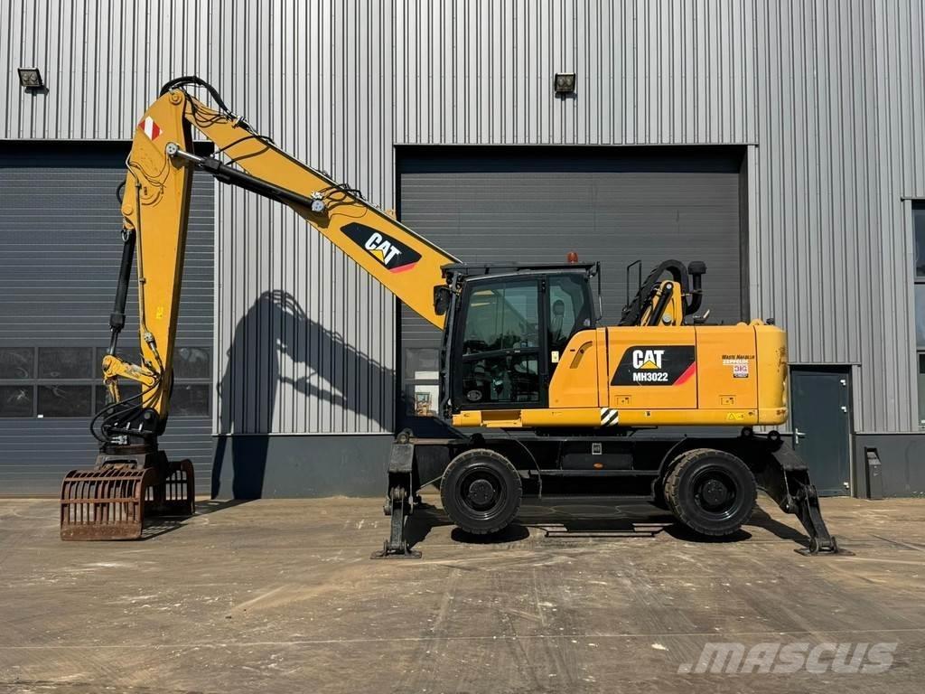 CAT MH3022 Movimentazione rifiuti
