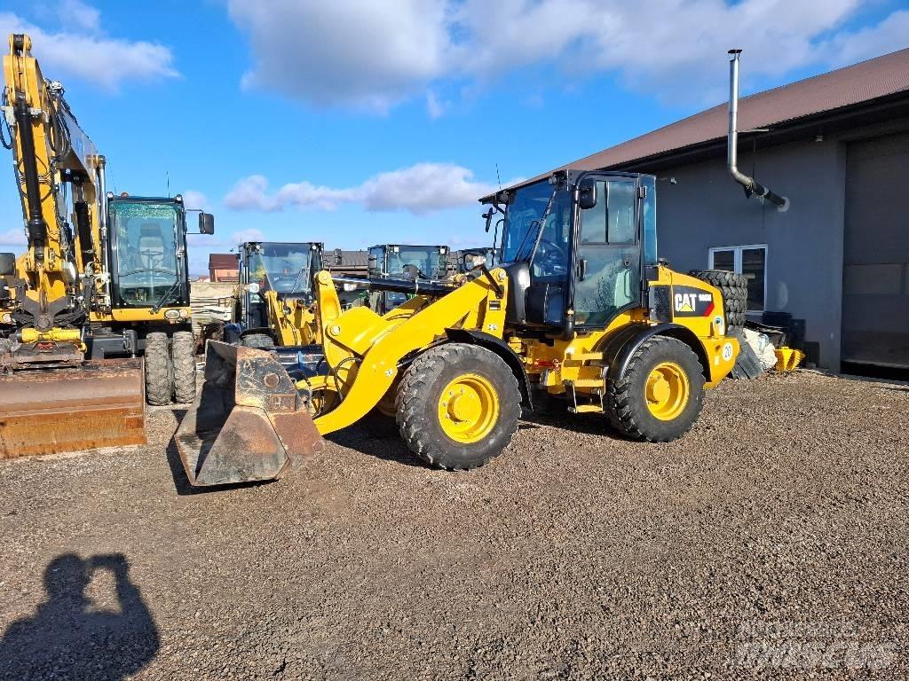 CAT 908M Pale gommate