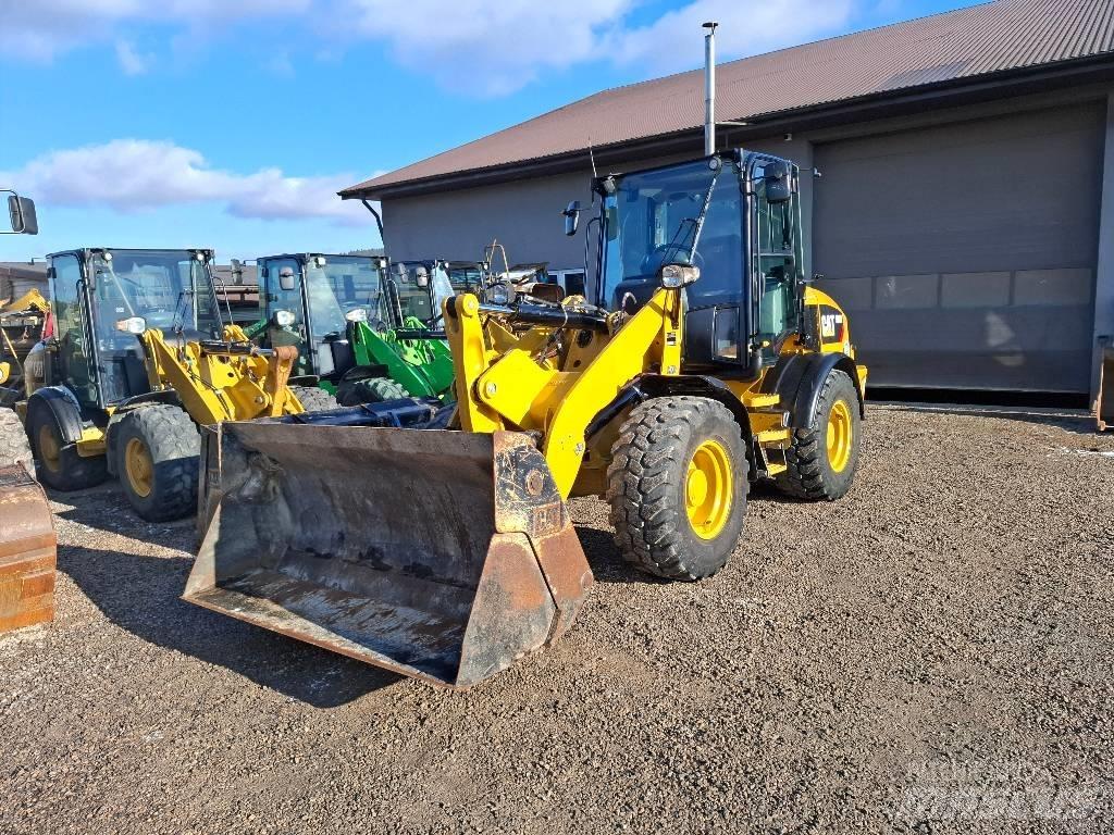 CAT 908M Pale gommate