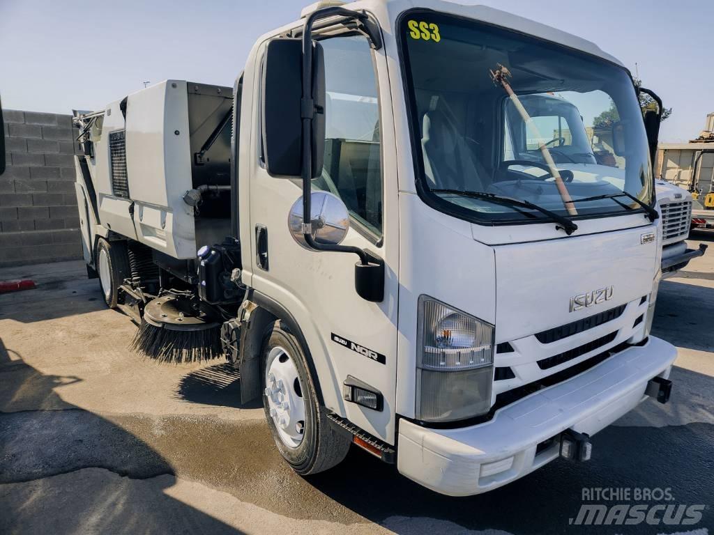 Isuzu NQR Lavasciuga