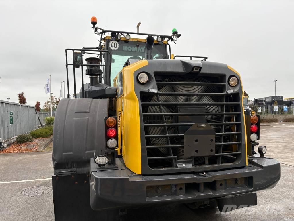 Komatsu WA380-8 Pale gommate