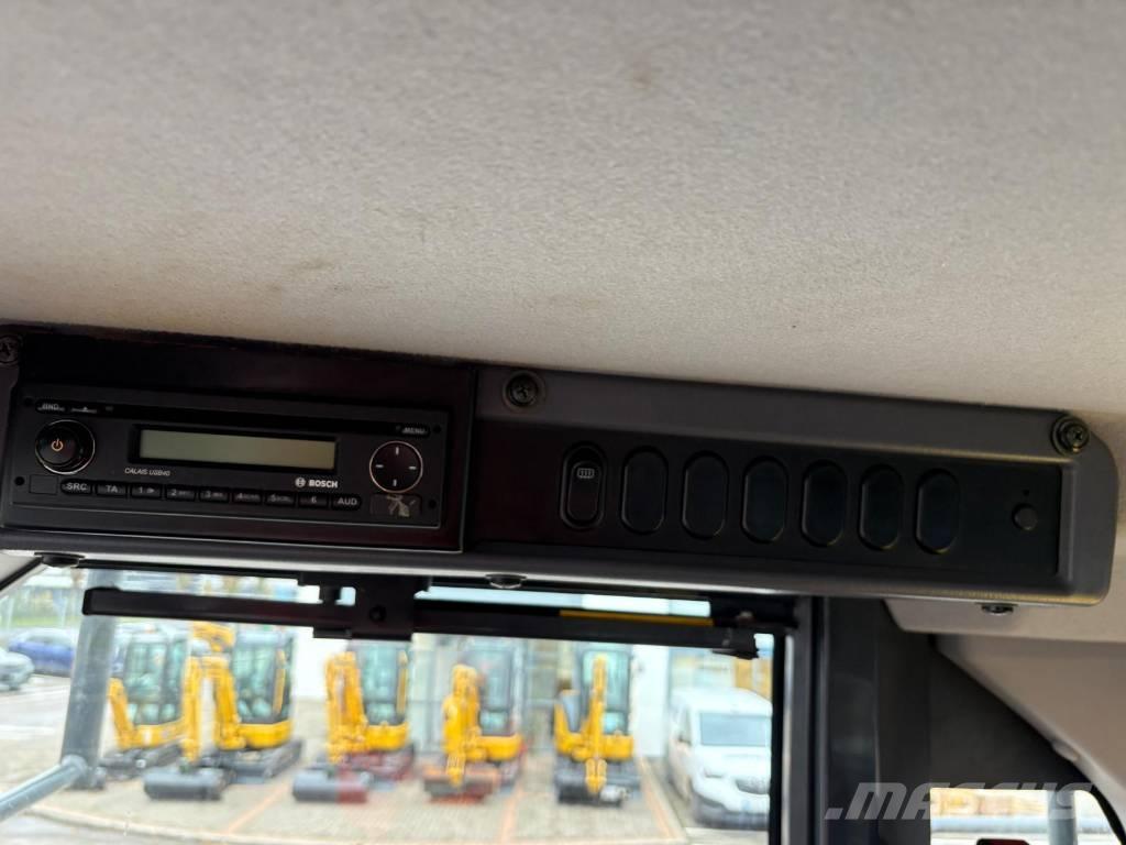 Komatsu WA380-8 Pale gommate