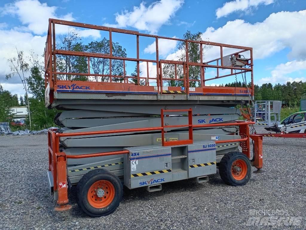 SkyJack SJ 9250 Piattaforme a pantografo
