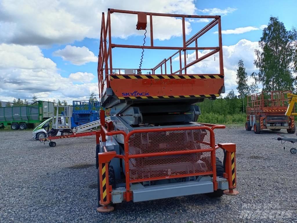 SkyJack SJ 9250 Piattaforme a pantografo