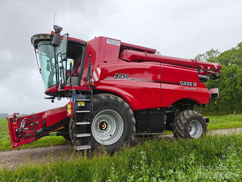 Case IH 9250 Mietitrebbiatrici