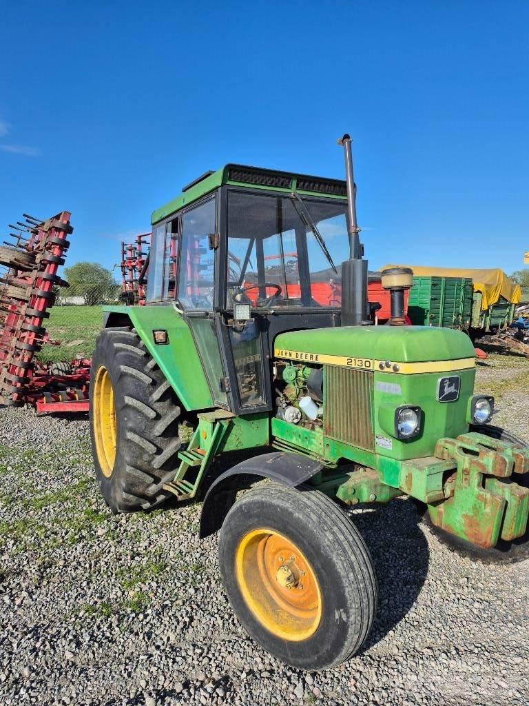 John Deere 2130 Trattori