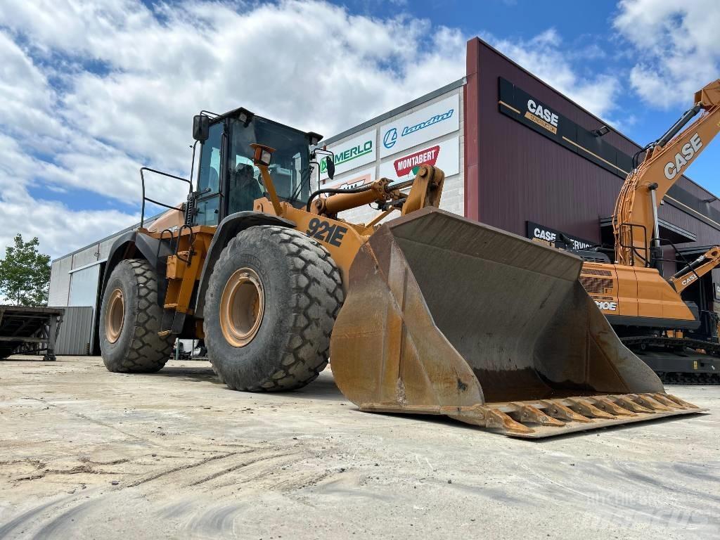 CASE 921 E Pale gommate