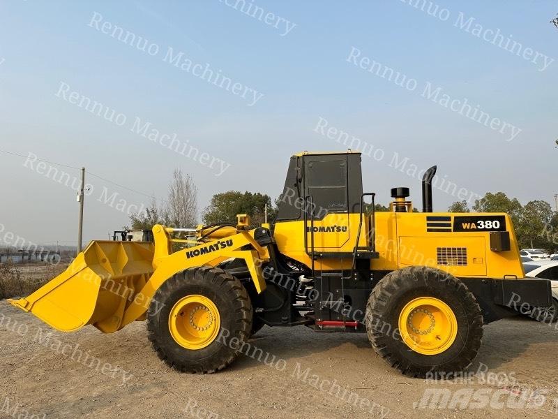 Komatsu WA380 Pale gommate