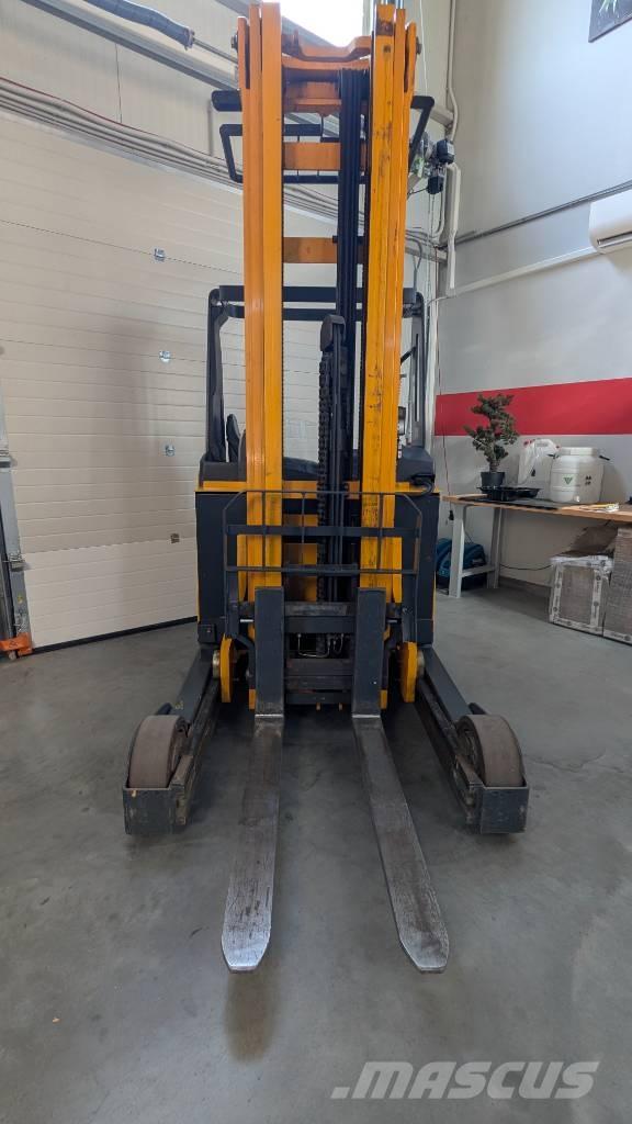 Jungheinrich ETV 325 Carrello retrattile