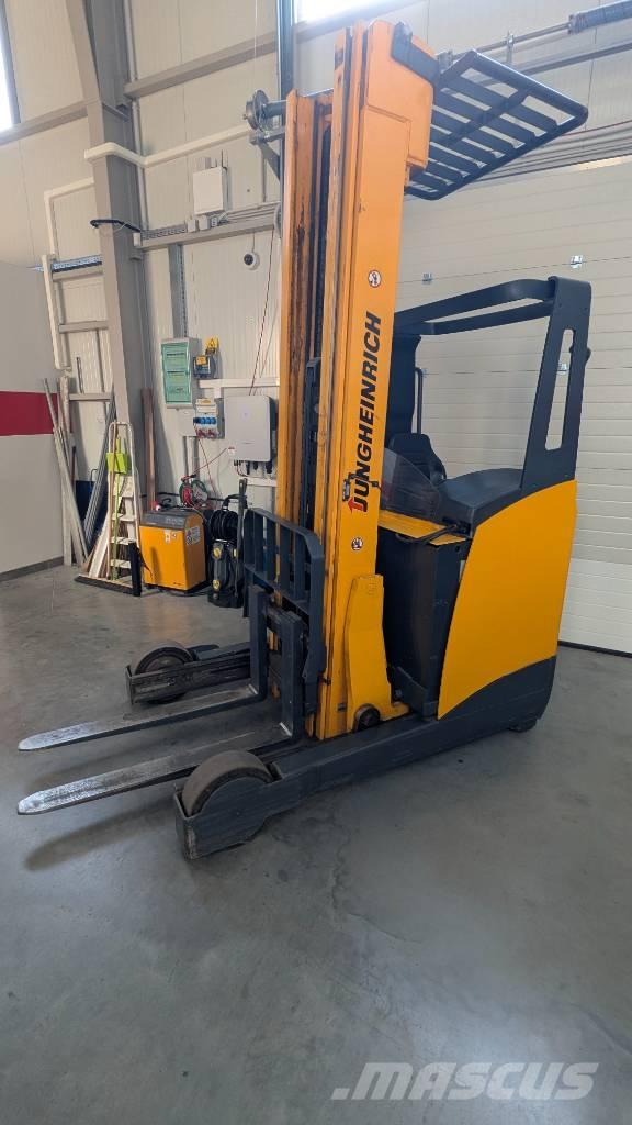 Jungheinrich ETV 325 Carrello retrattile
