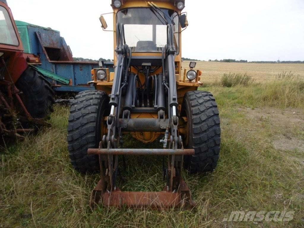 Volvo BM 4200 Pale gommate