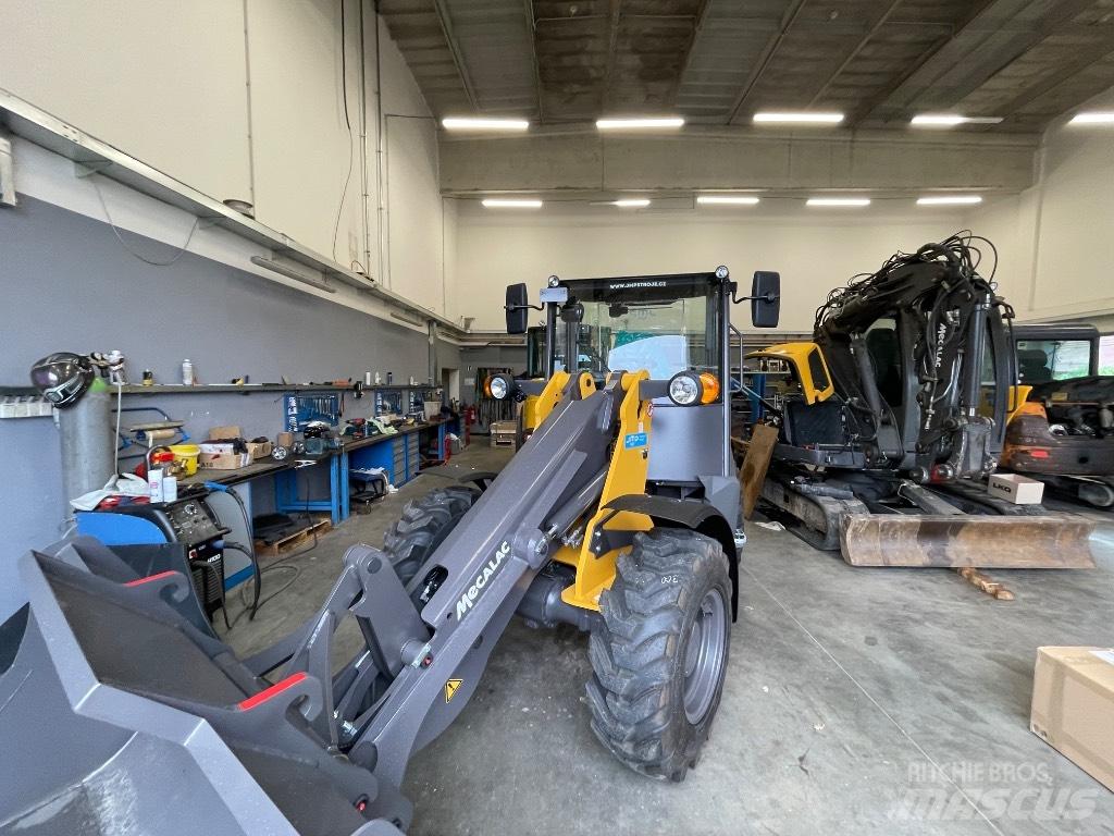 Mecalac AX 850 Pale gommate
