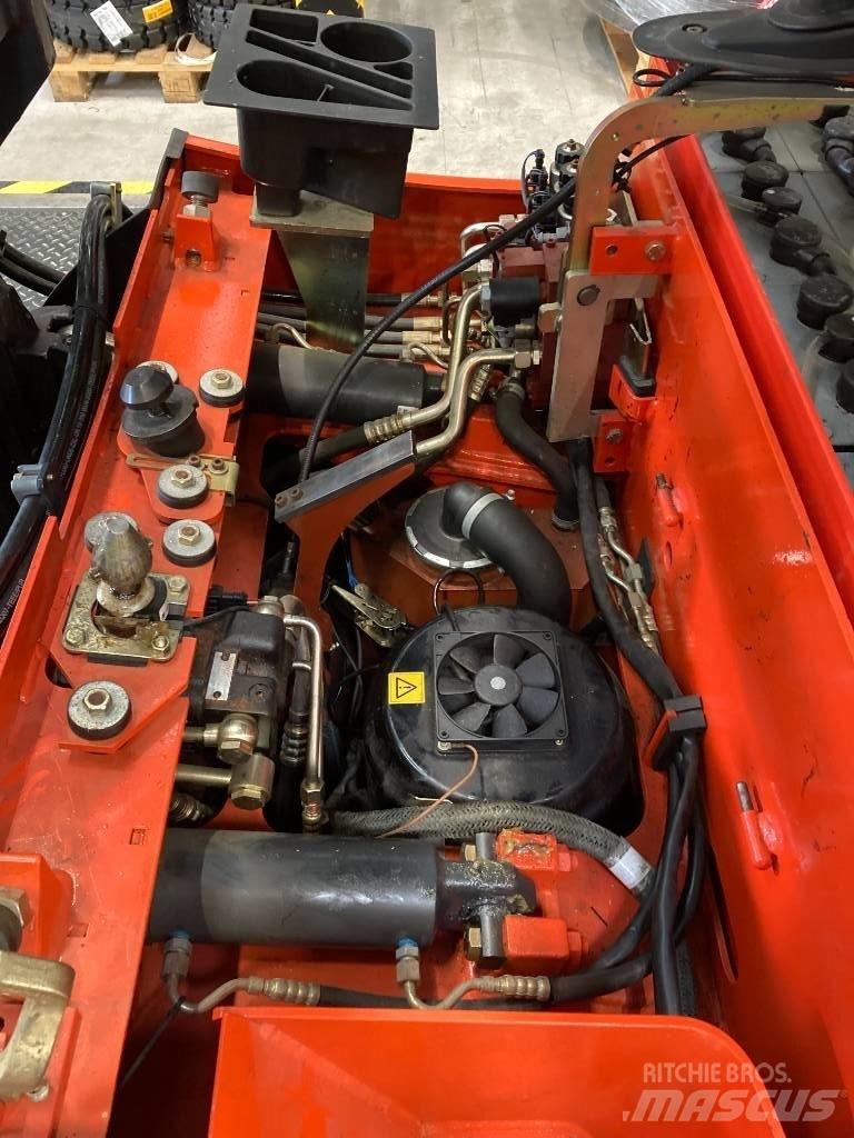 Linde E25/600/336 Elevatore passaggio stretto