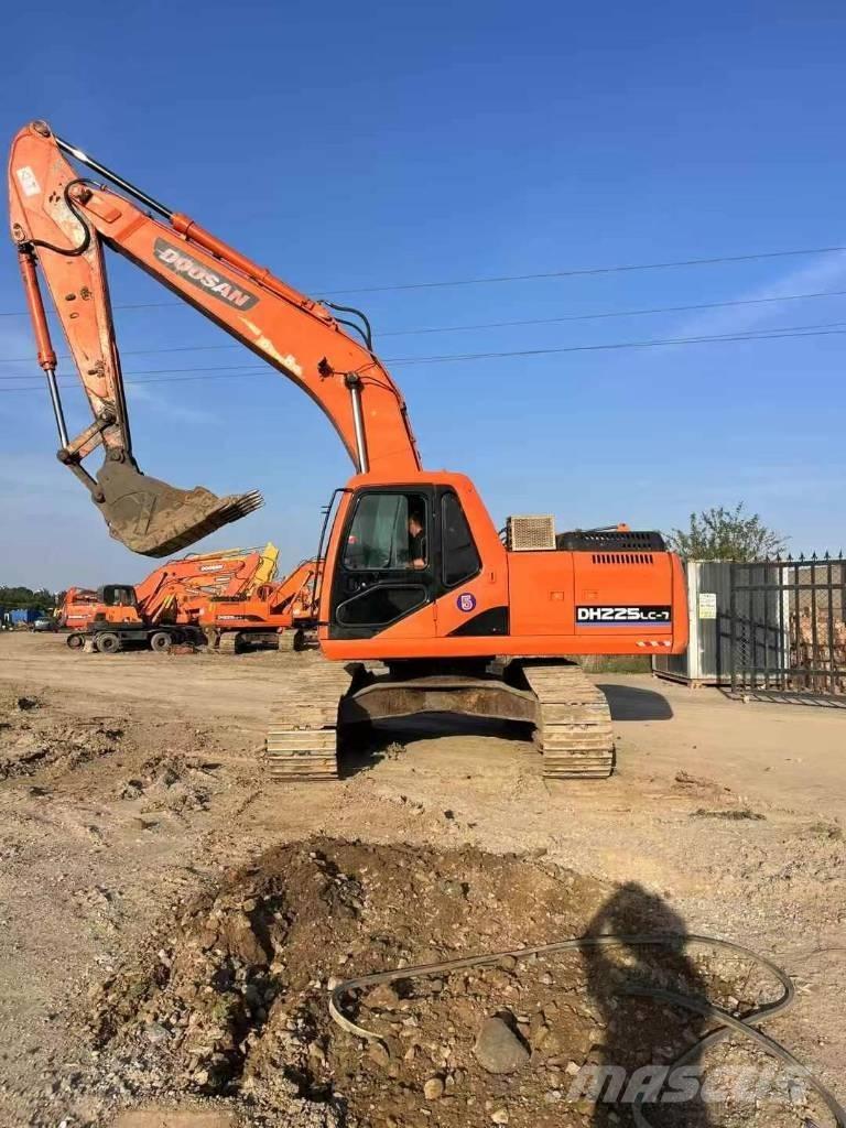 Doosan DH 225 LC-9 Escavatori cingolati