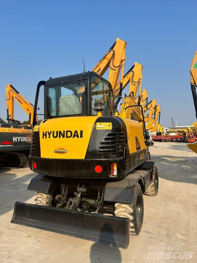 Hyundai Hyundai60W-7 Escavatori gommati