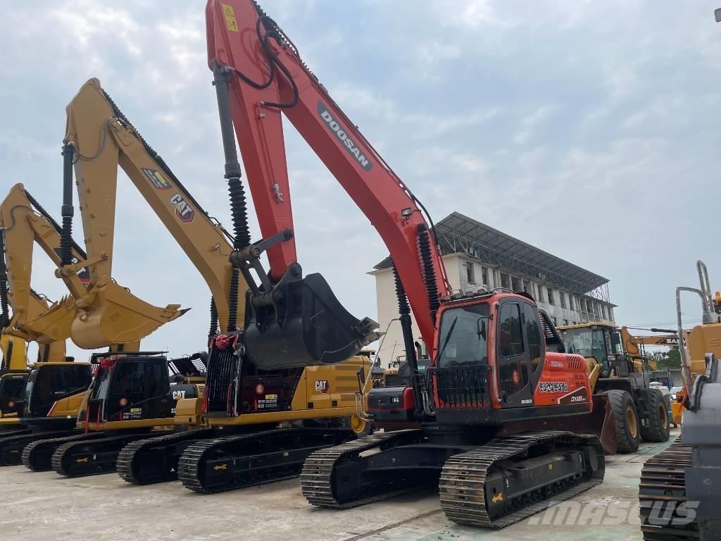 Doosan DX 225 LCA Escavatori cingolati