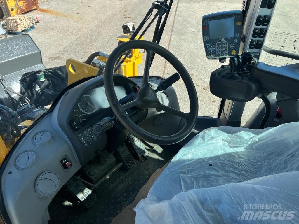 Volvo L 120 H Pale gommate