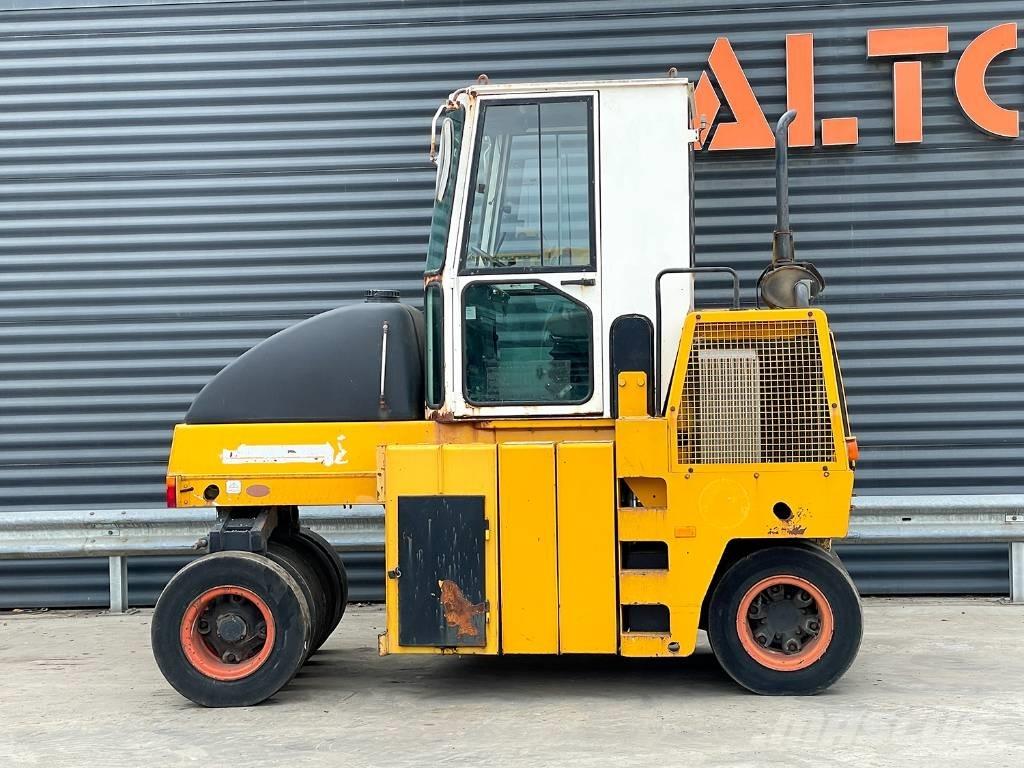 Dynapac CP 142 Rulli gommati