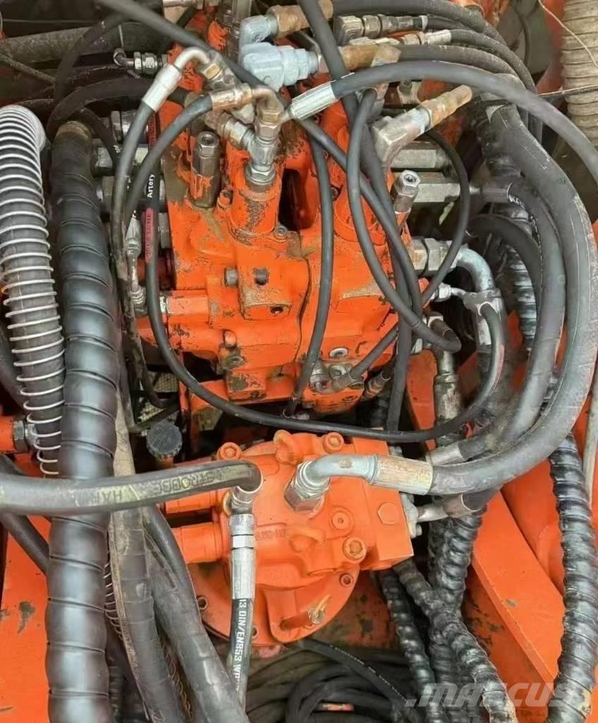 Doosan DH150W Escavatori gommati
