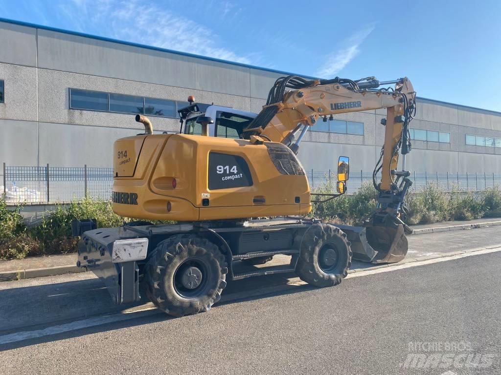 Liebherr A 914 Escavatori gommati
