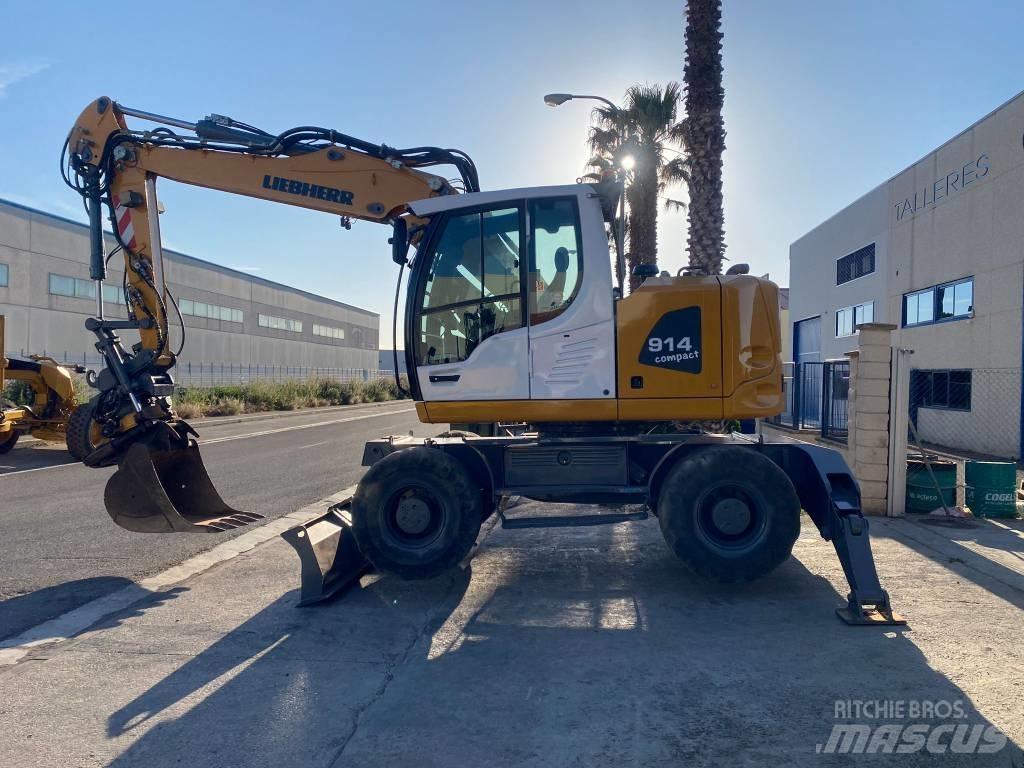 Liebherr A 914 Escavatori gommati