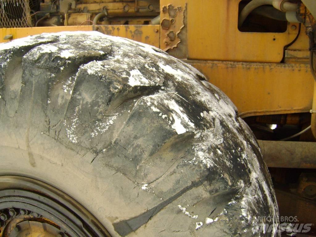 CAT 980B Pale gommate