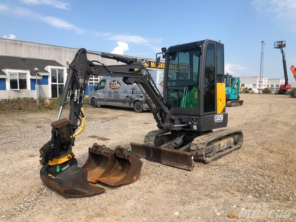Volvo ECR 25 D Miniescavatori