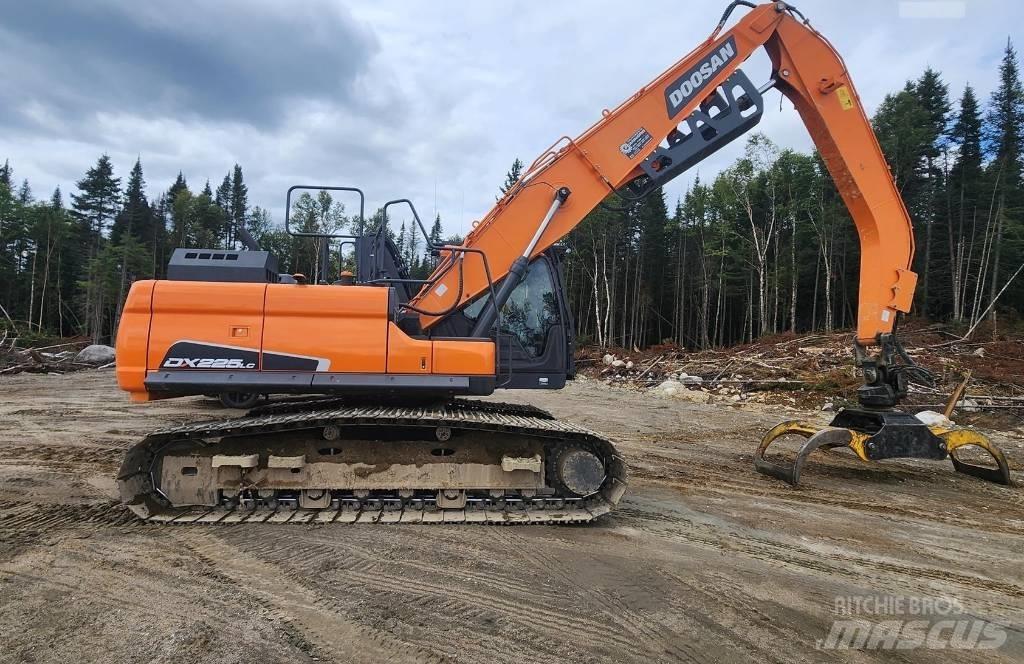 Doosan DX 225 LC-5 Escavatori cingolati