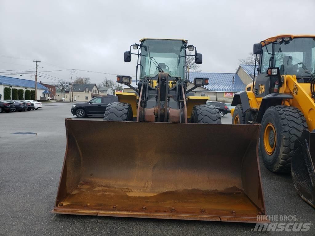 Komatsu WA 200 Pale gommate