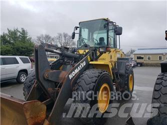 Komatsu WA 200 Pale gommate