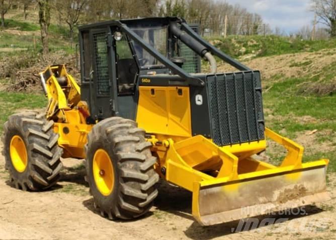 John Deere 640 Trattori Forestali