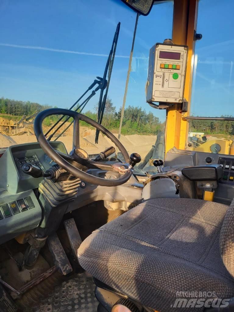 Volvo L180C Pale gommate