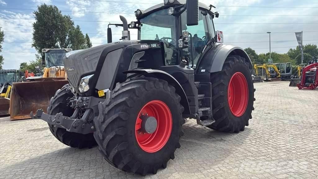 Fendt 828 Vario 0 Trattori