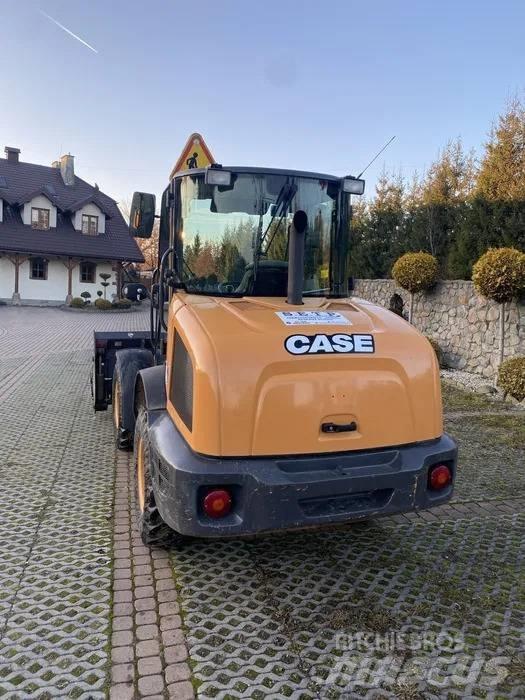 CASE 121F Pale gommate