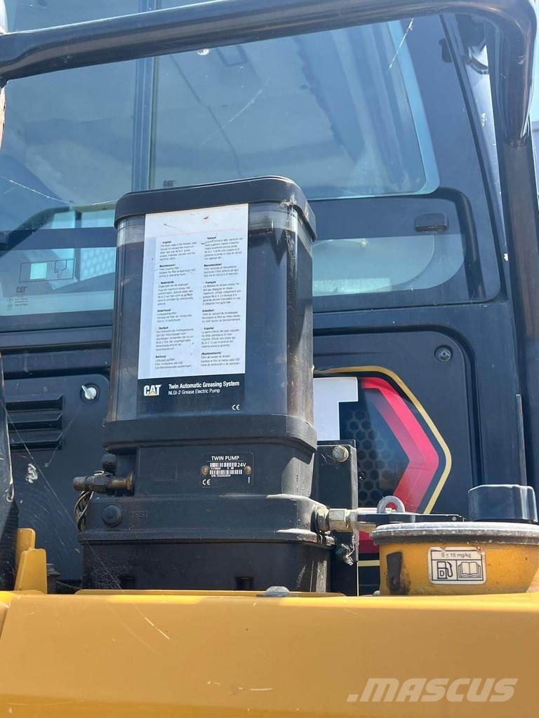 CAT 730 Dumper a telaio rigido