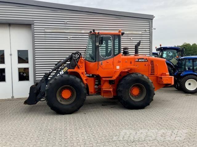 Doosan DL 200 TC Pale gommate