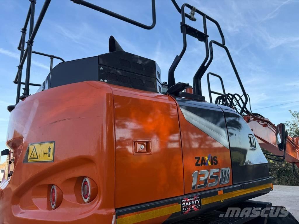 Hitachi ZX 135 W-7 Escavatori gommati