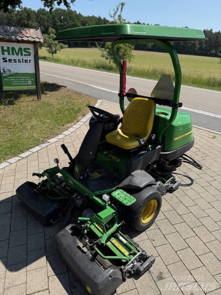 John Deere 2500 E Tosaerba per il green