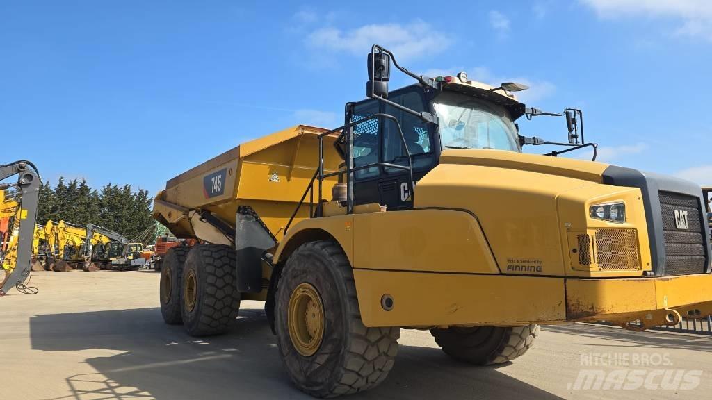 CAT 745 Dumpers articolati