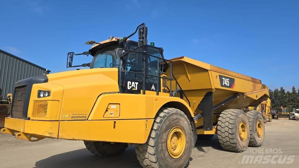 CAT 745 Dumpers articolati