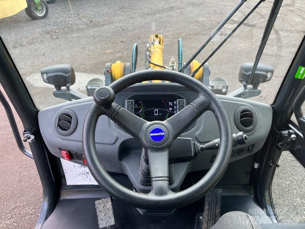 Komatsu WA80M-8 Pale gommate