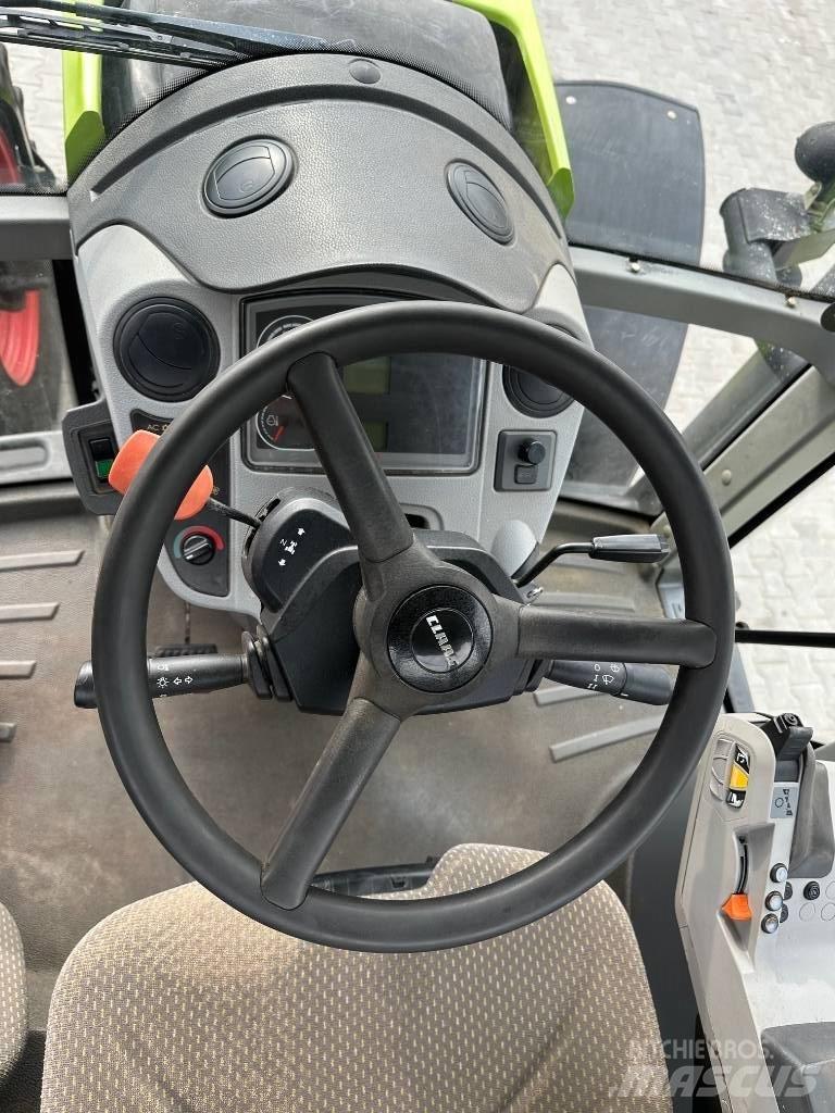 CLAAS Axion 810 Trattori