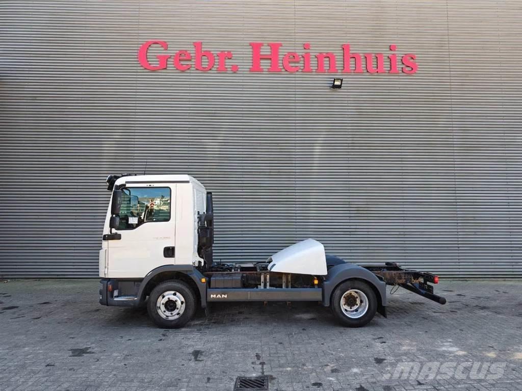 MAN TGL 8.220 4x2 Autocabinati