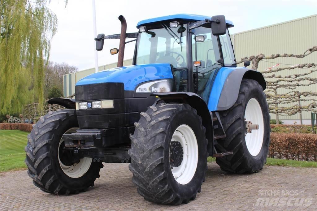 New Holland TM190 Trattori